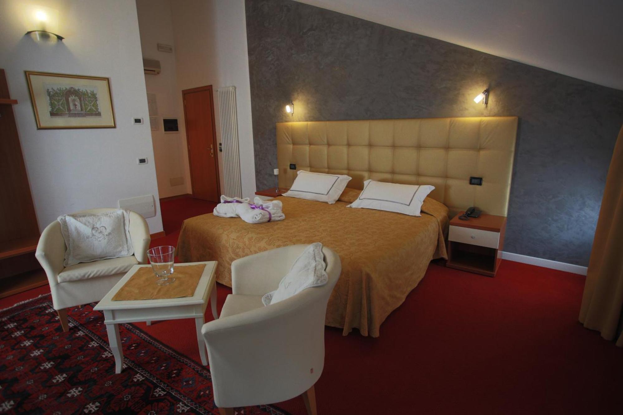 Hotel Roma Читтаделла Экстерьер фото