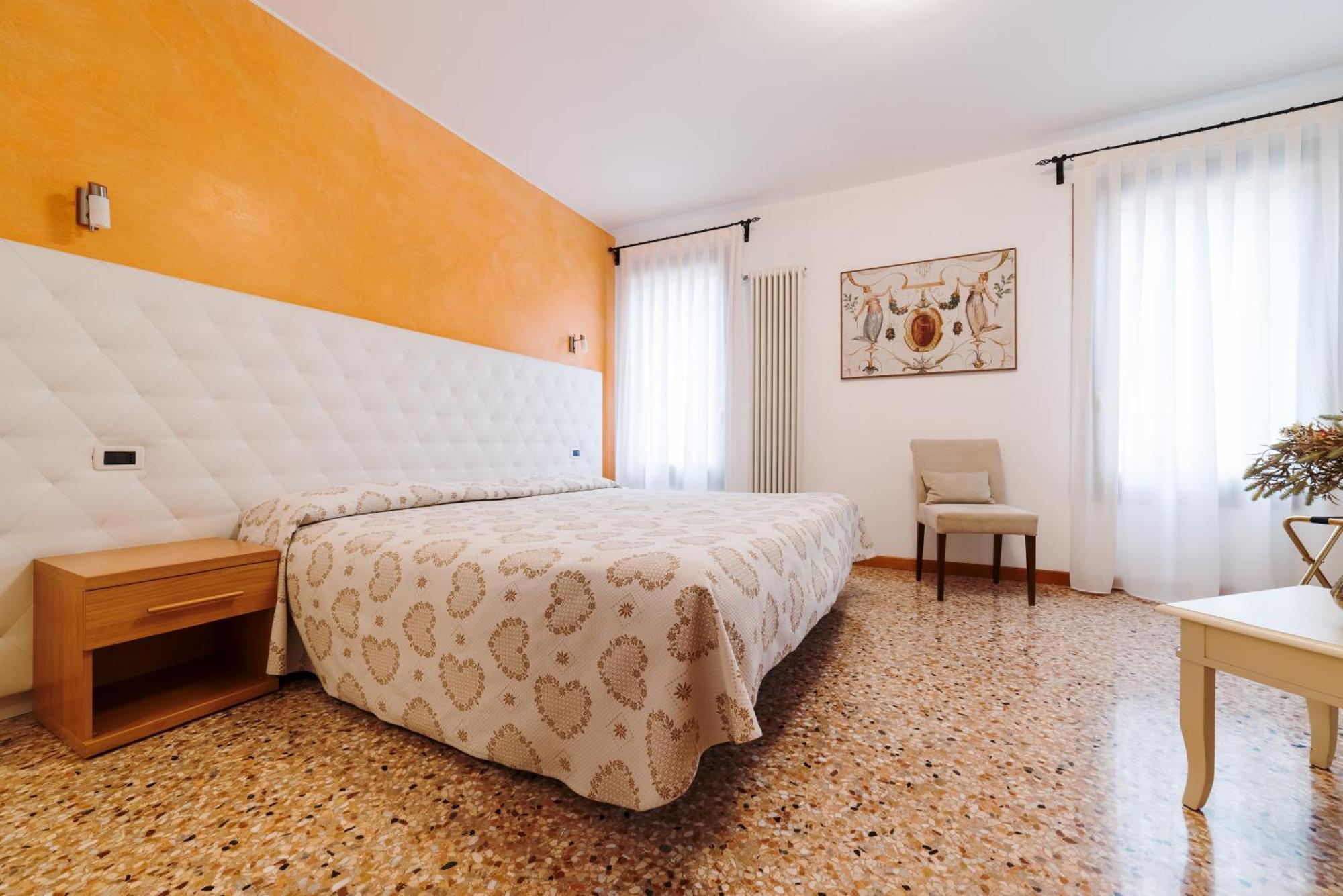 Hotel Roma Читтаделла Экстерьер фото