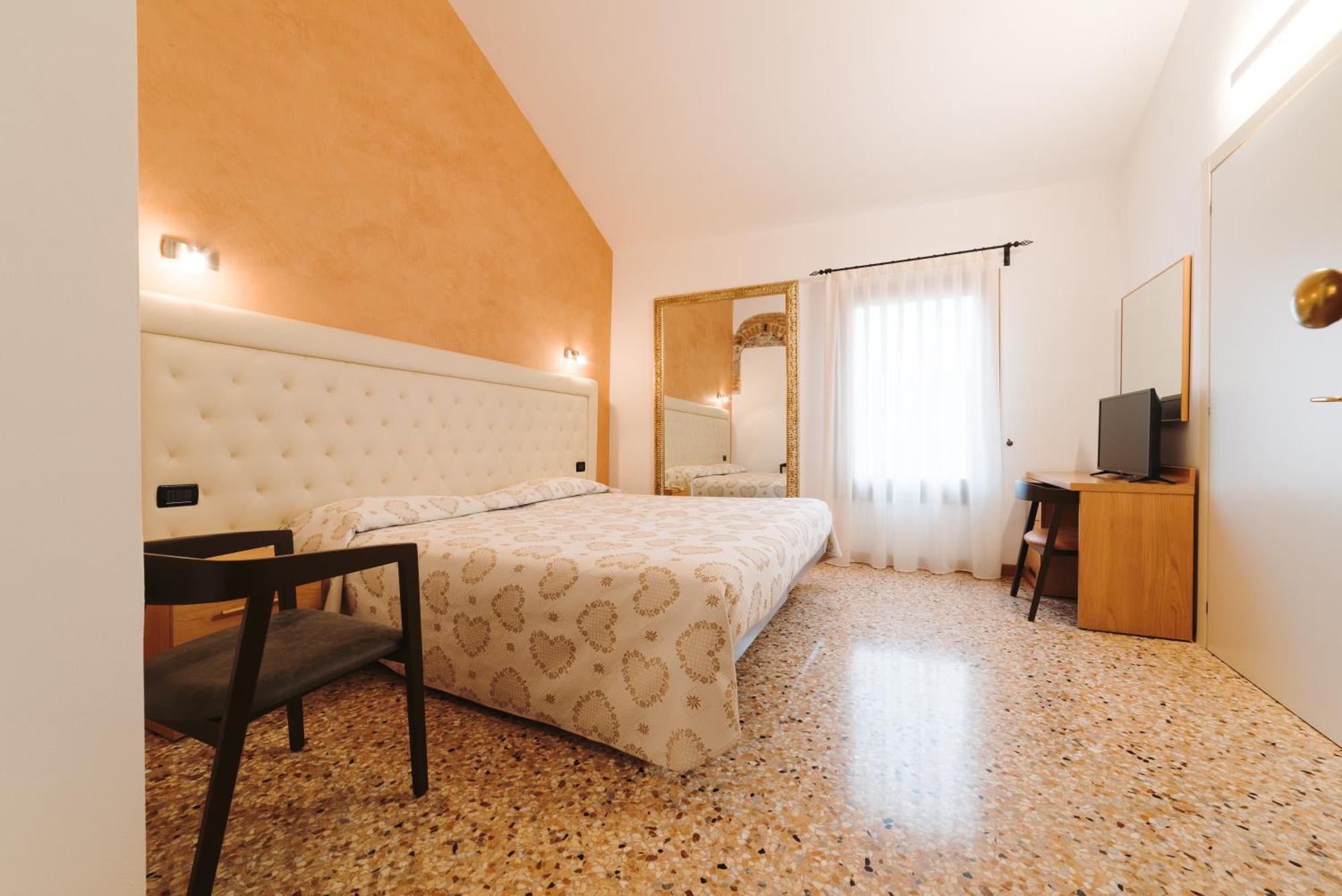 Hotel Roma Читтаделла Экстерьер фото