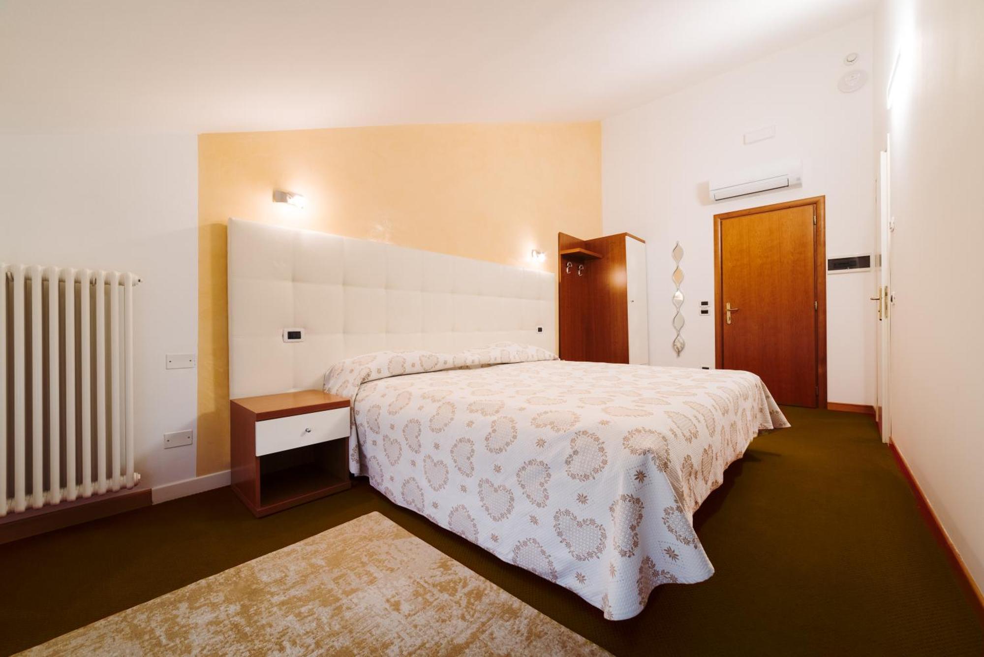 Hotel Roma Читтаделла Экстерьер фото